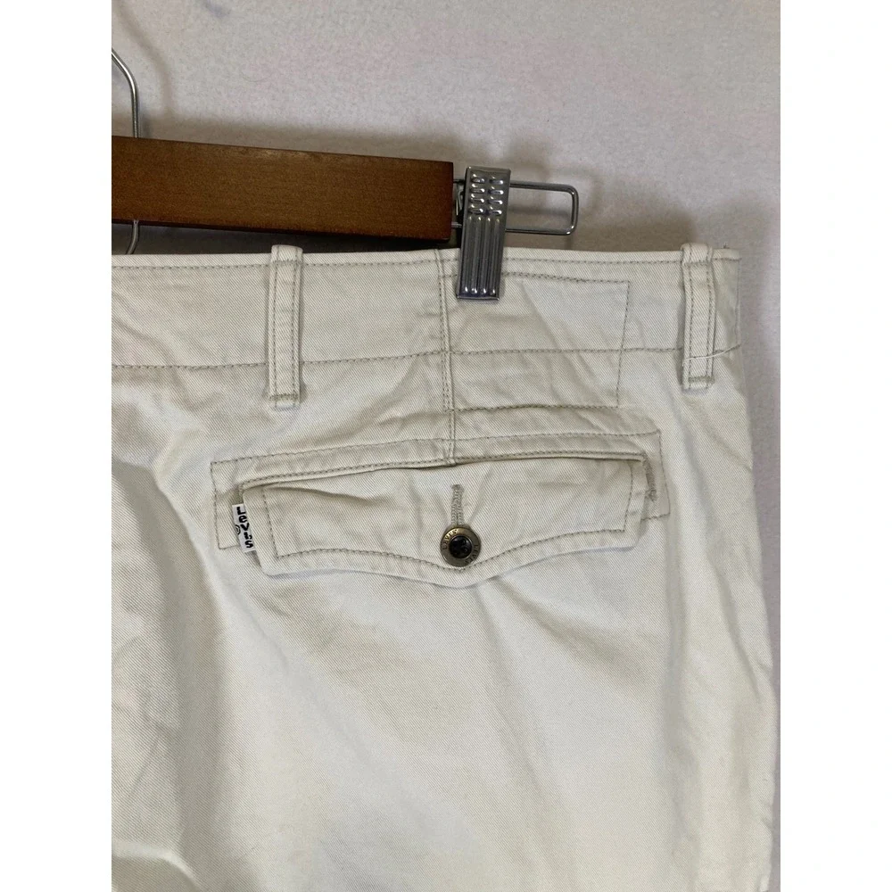 Rugged Utility Levi's Mens‎ 36 Cream Cotton Multi Pocket Cargo Shorts 12463-0028